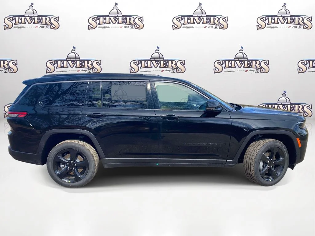 New 2026 Diamond Black Crystal Pearl-Coat Exterior Paint Jeep Limited image 7