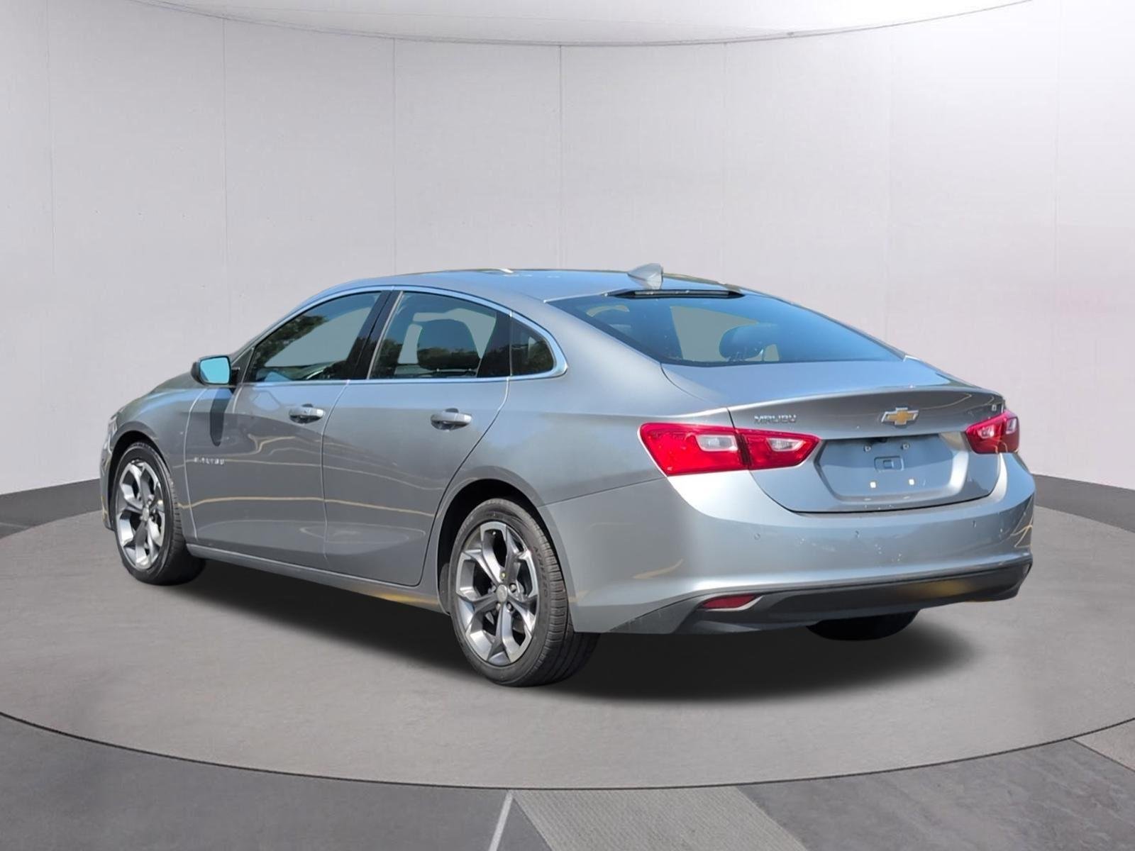 Used 2024 Sterling Gray Metallic Chevrolet LT image 3