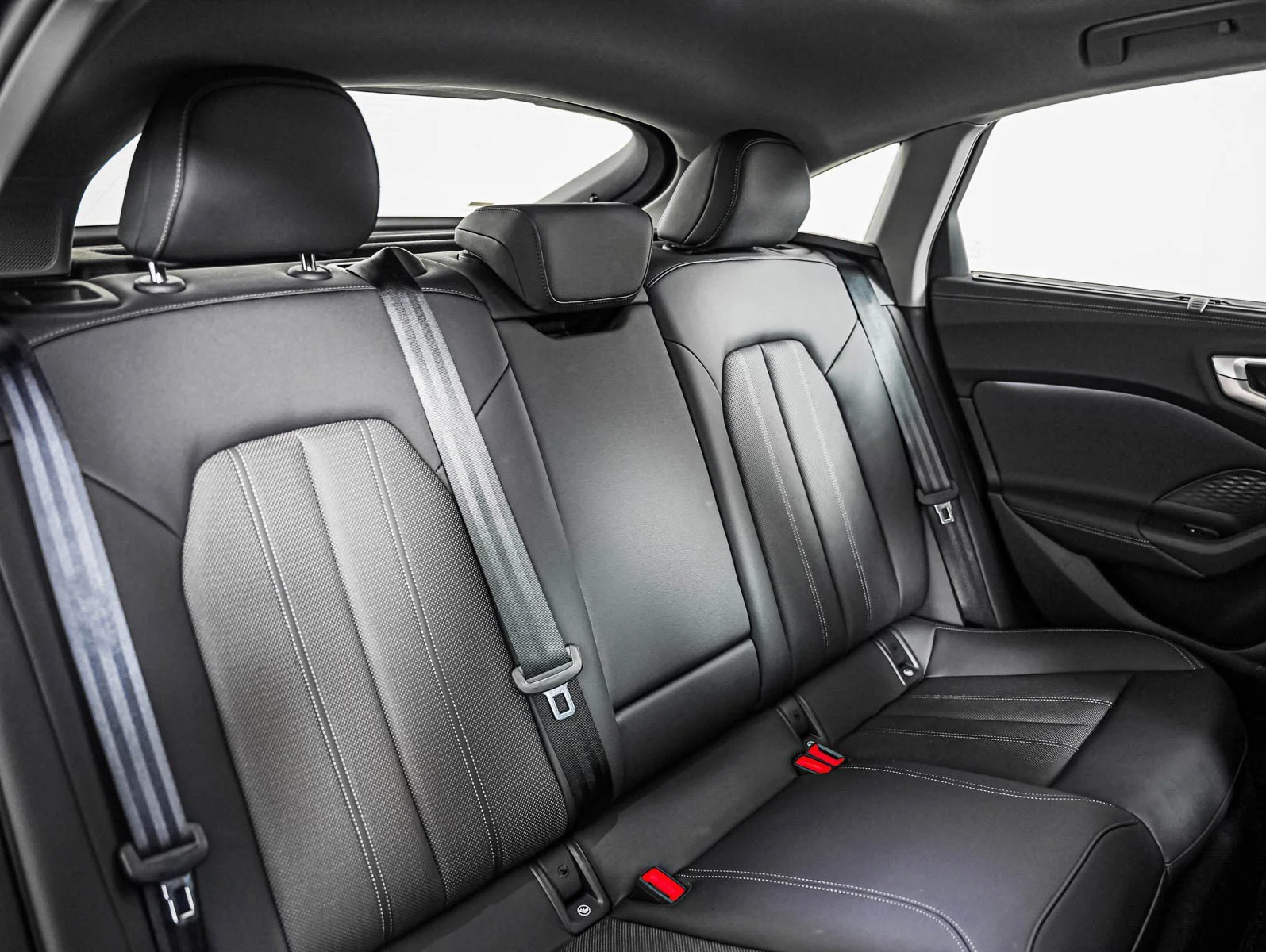 Used 2025 Florett Silver Metallic Audi Premium Plus image 10
