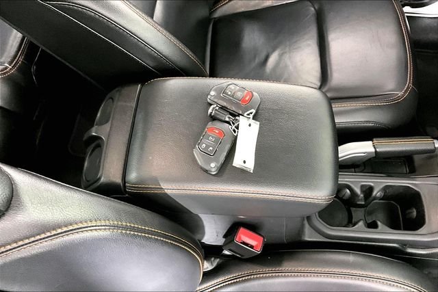 Used 2021 White Jeep Mojave image 32