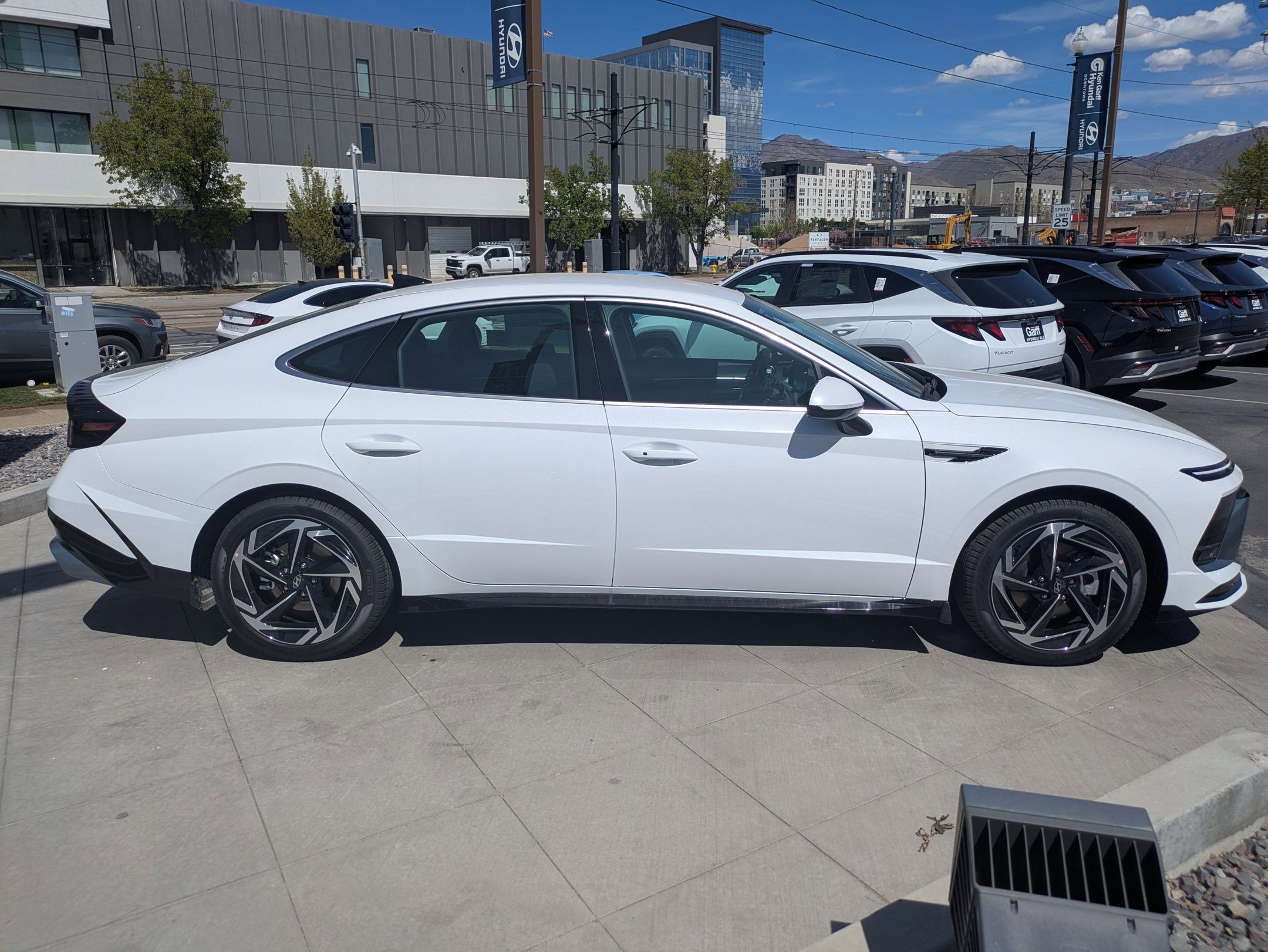New 2026 Serenity White Hyundai SEL Sport image 2