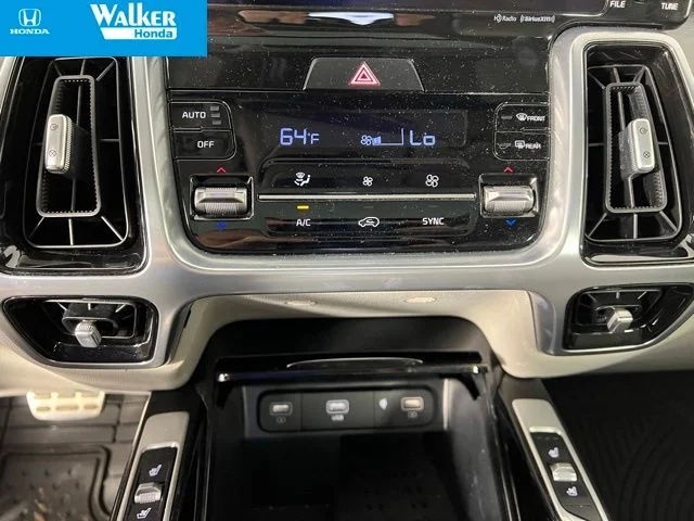 Used 2023 White Kia SX-Prestige image 27