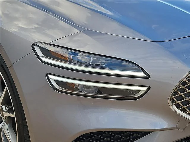 Used 2025 Savile Silver Genesis 2.5T Rear-Wheel Drive image 5