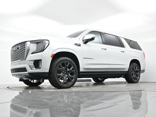 Used 2023 WHITE FROST TRICOAT GMC Denali image 11