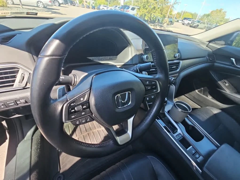 Certified Used 2018 Crystal Black Pearl Honda Touring 1.5T image 7