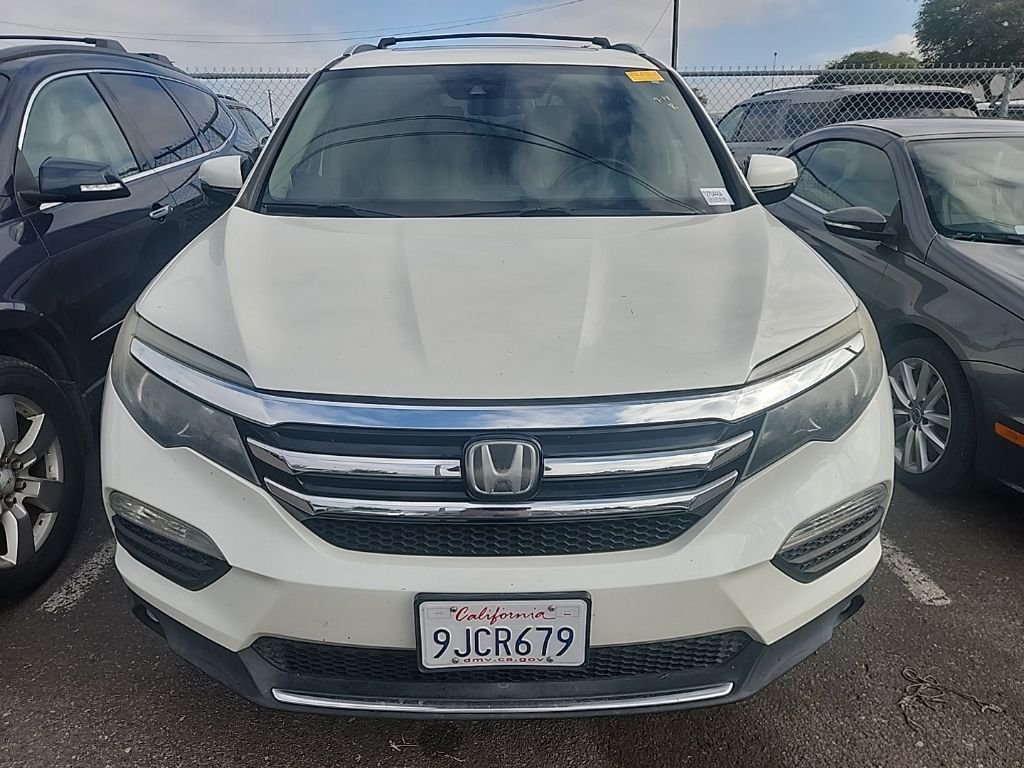 Used 2016 White Honda Touring image 2