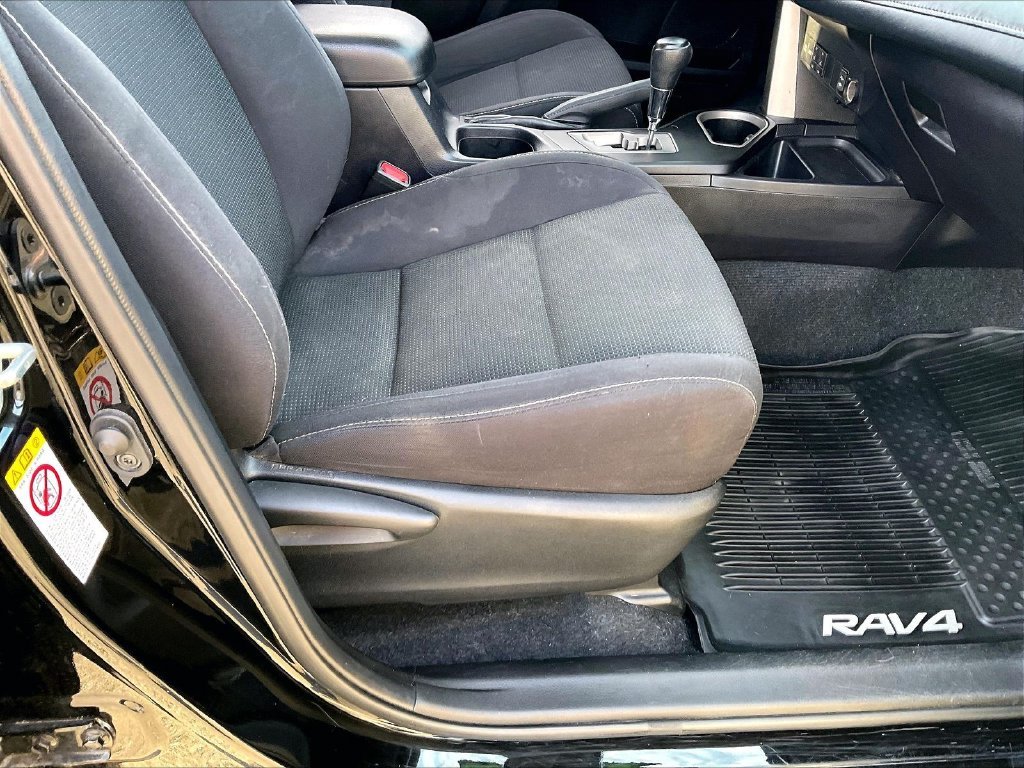 Used 2018 Black Toyota XLE image 35