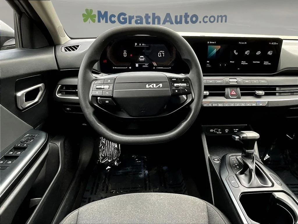 2025 Kia K4 LXS - Photo 11