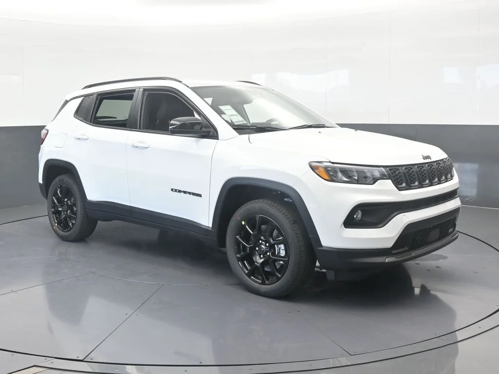 New 2026 Bright White Clear-Coat Exterior Paint Jeep Latitude image 8