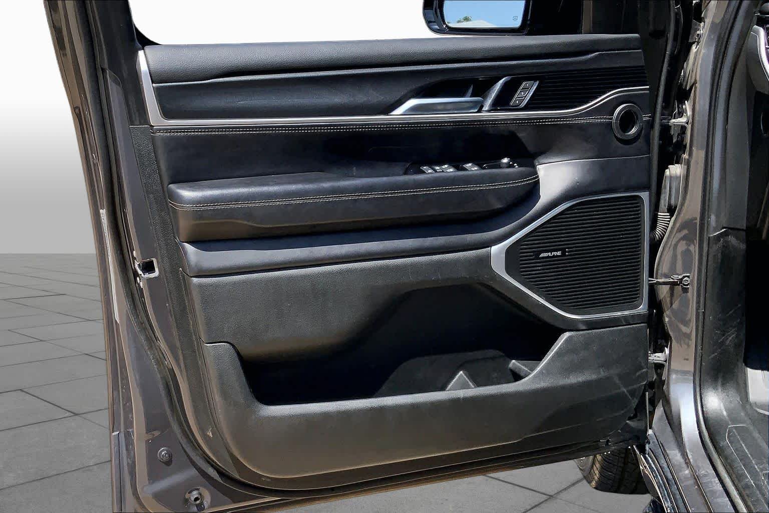 Used 2022 Baltic Gray Metallic Clearcoat Jeep Series I image 20