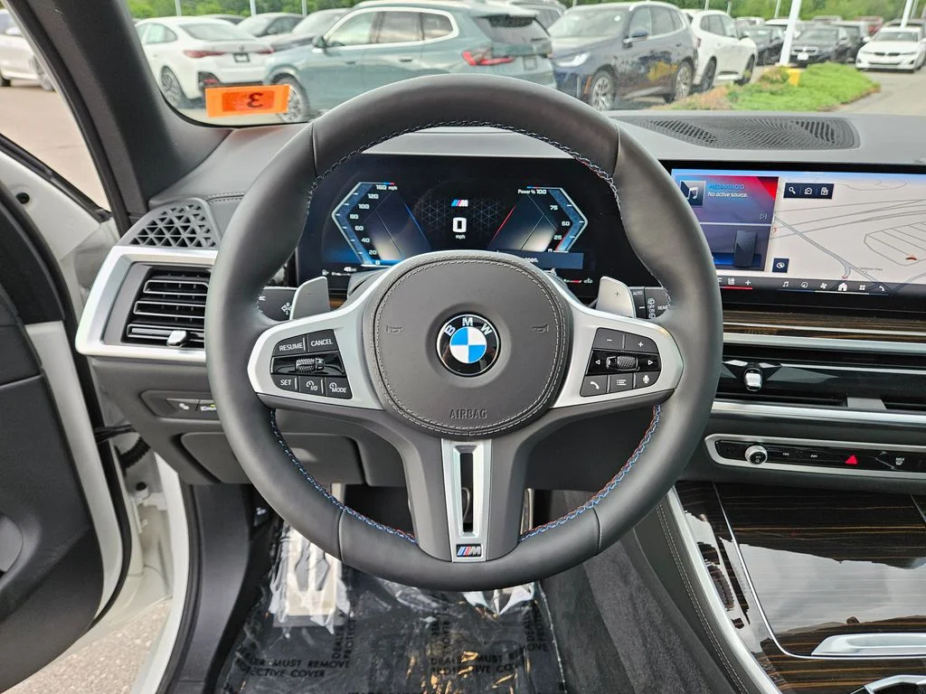 Certified Used 2026 White BMW M60i image 29