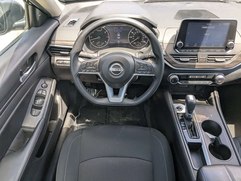 2025 Nissan Altima SV - Photo 14