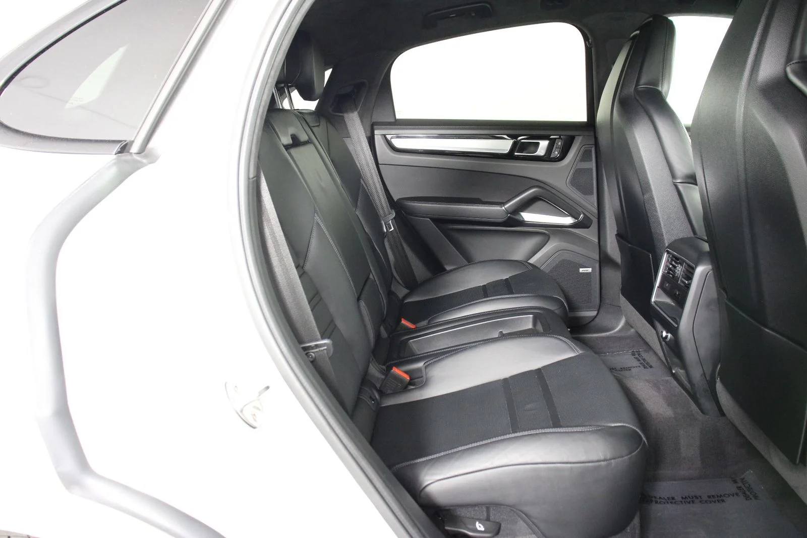 Used 2022 Chalk Porsche Turbo image 32