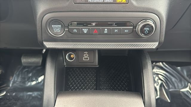 New 2026 Carbonized Gray Metallic Ford Outer Banks® image 15