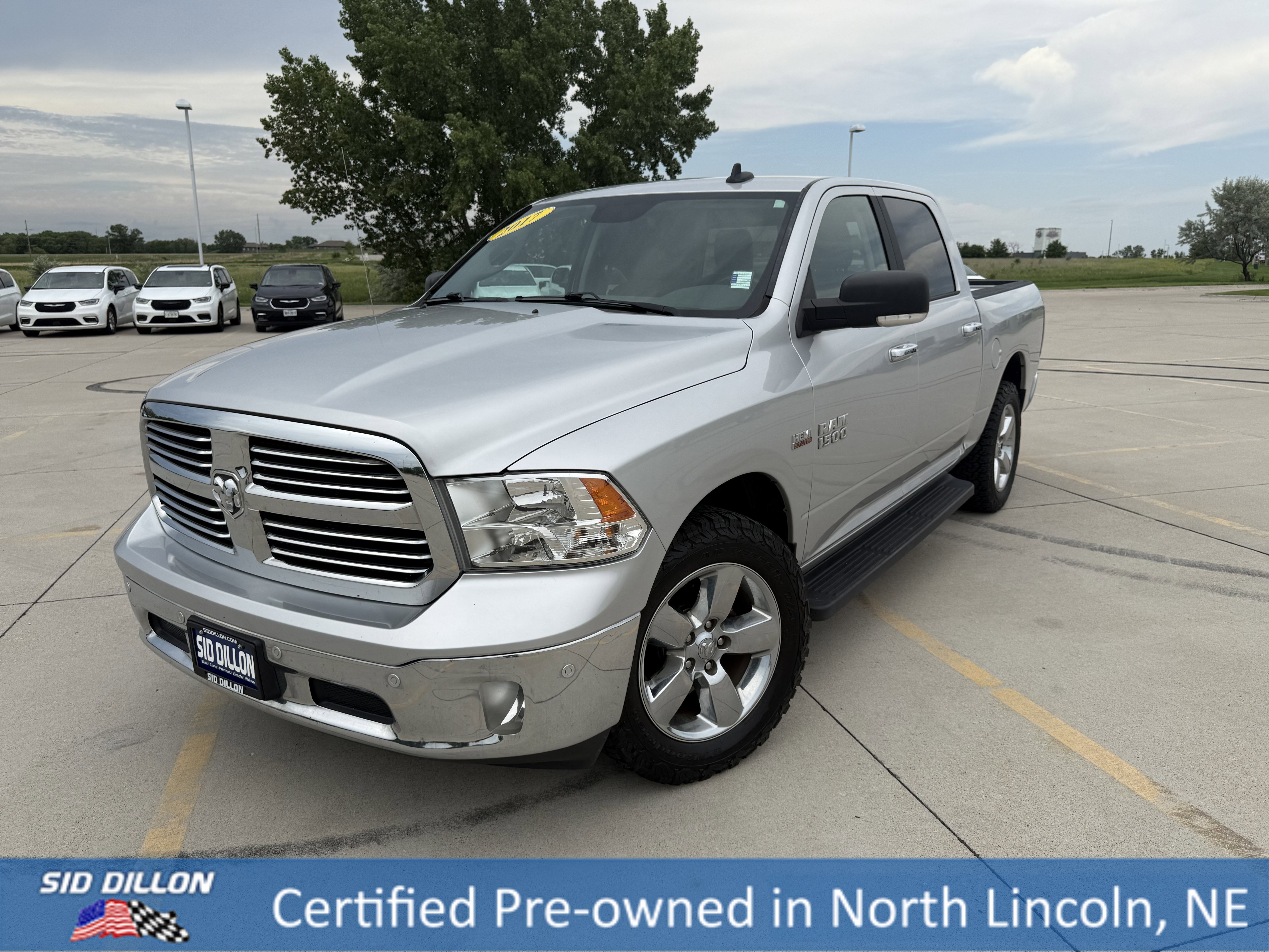 2017 RAM 1500 Big Horn 4x4 Crew Cab 5'7's photo