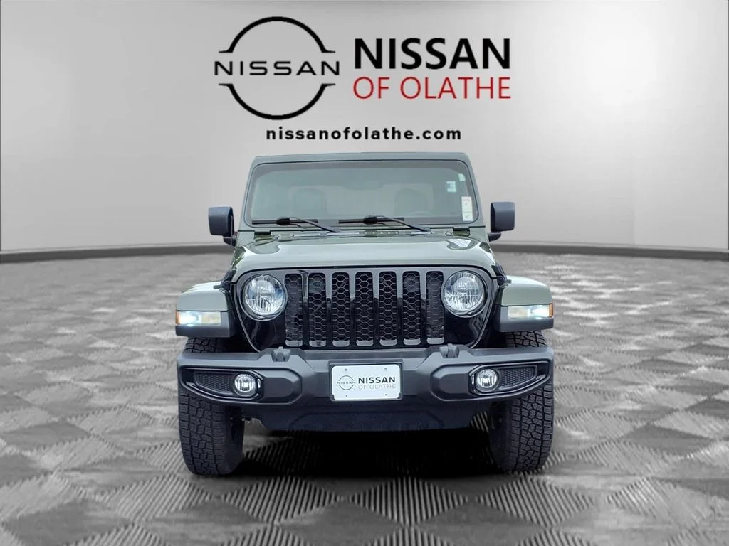 Used 2022 Green Jeep Sport image 29