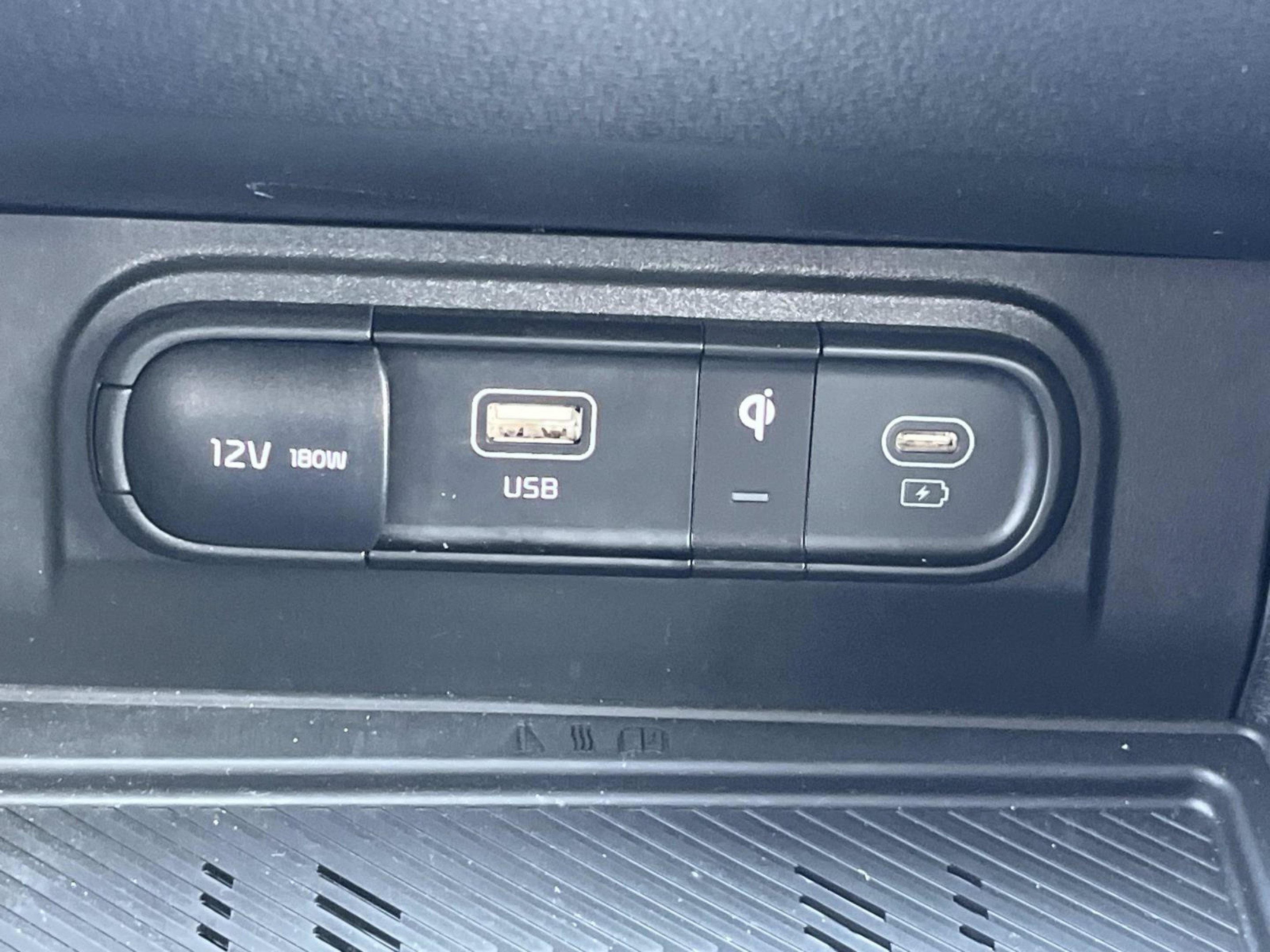 Used 2025 Glacial White Pearl Kia EX image 39