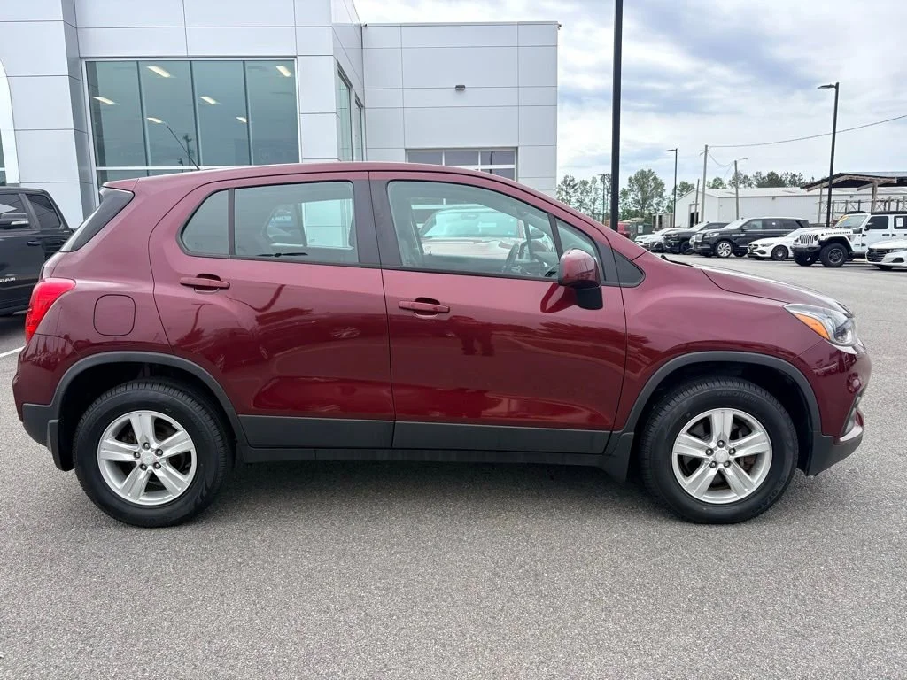 Used 2017 Chevrolet Trax LS with VIN 3GNCJNSB0HL264699 for sale in Franklin, VA