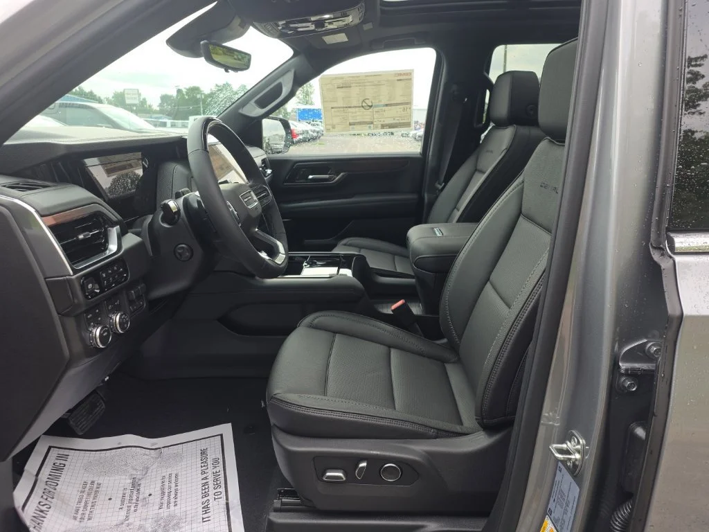 2026 GMC Yukon Denali - Photo 20