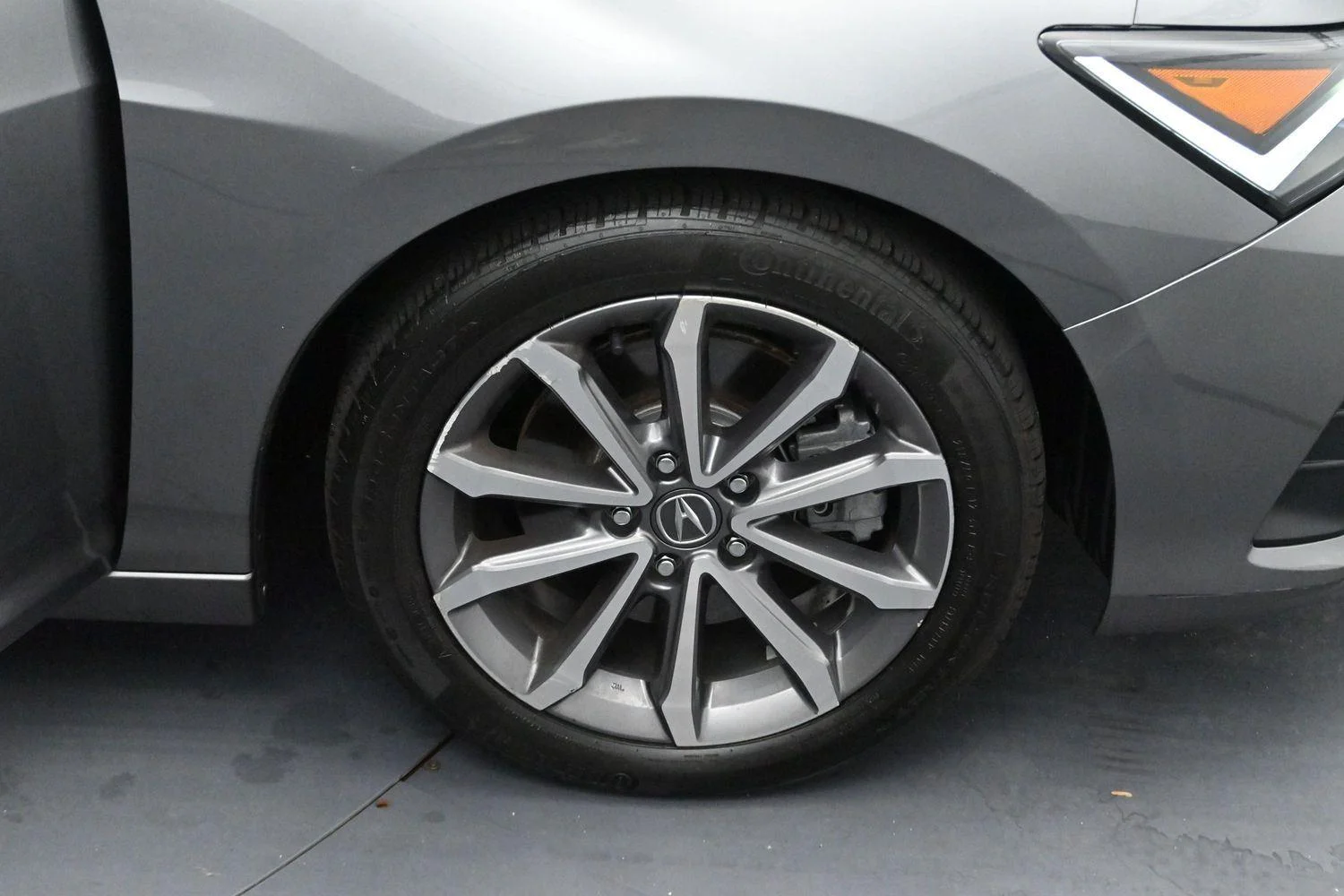Used 2023 Liquid Carbon Metallic Acura Base image 31