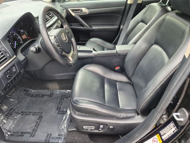 Used 2016 Black Lexus 200h image 11