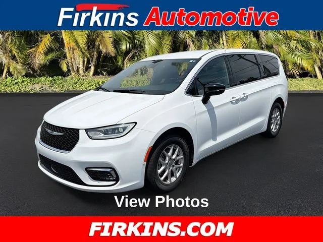 2025 Chrysler Pacifica Select