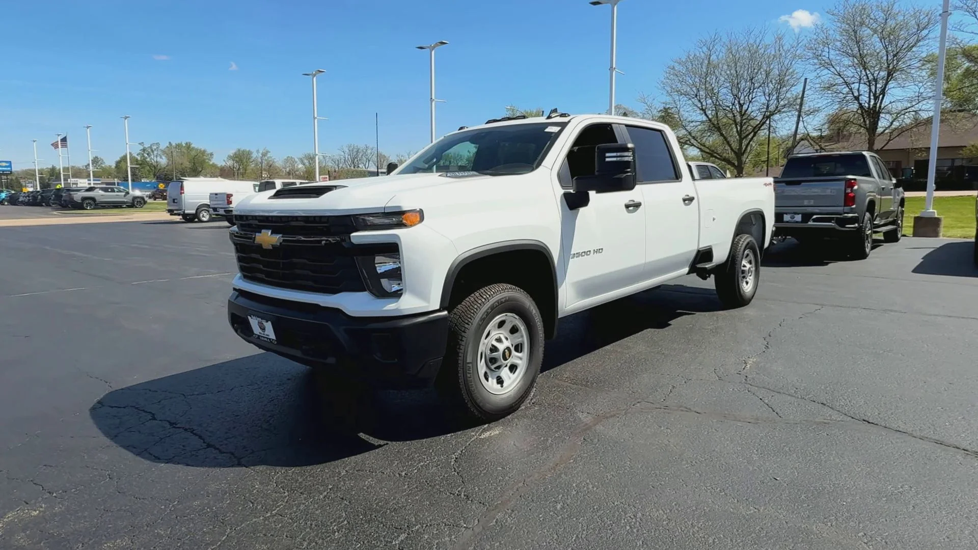 New 2026 Summit White Chevrolet WT image 8