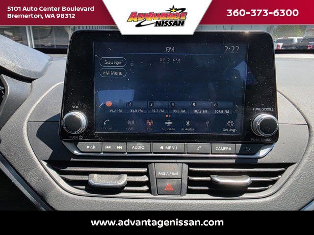 Used 2025 WHITE Nissan S image 18