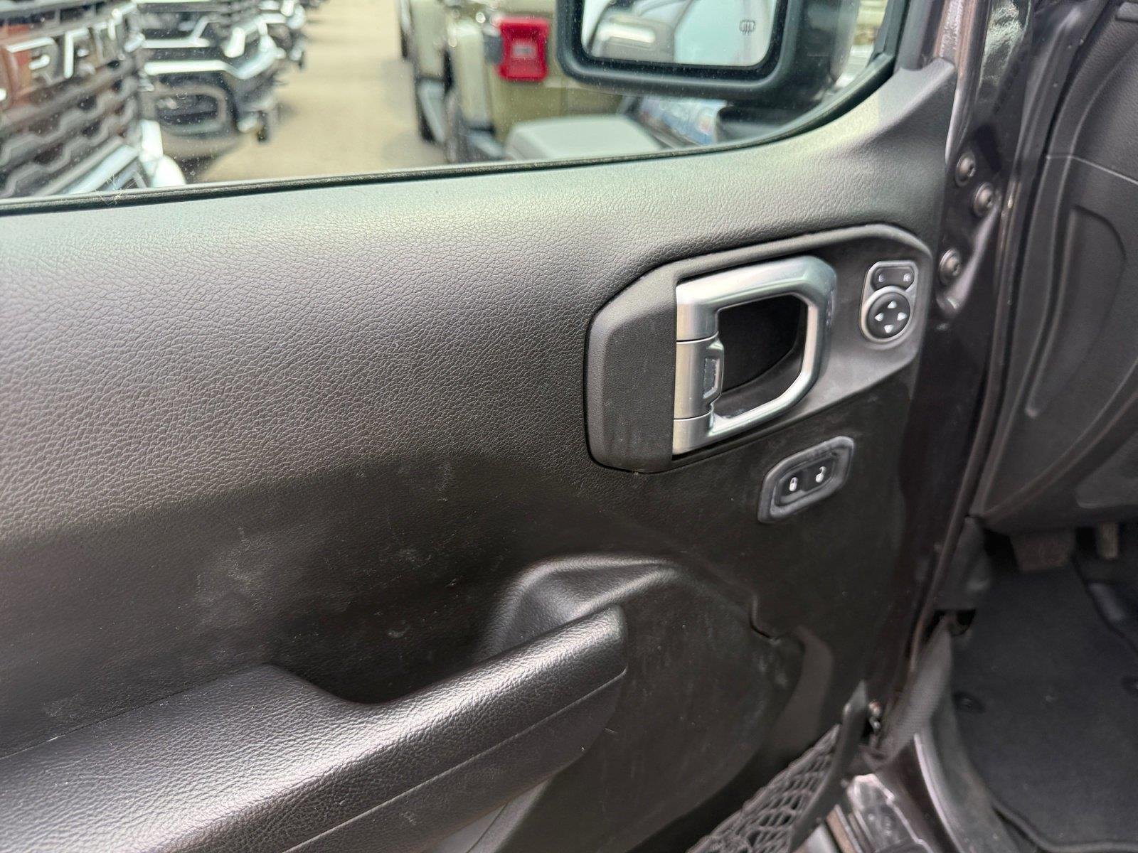 Used 2022 Granite Crystal Metallic Clearcoat Jeep Unlimited Rubicon image 11