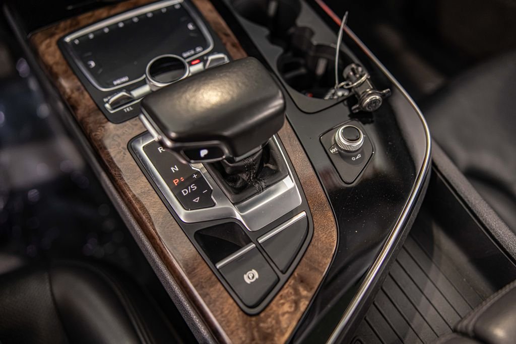 Used 2018  Audi 3.0T Prestige image 32