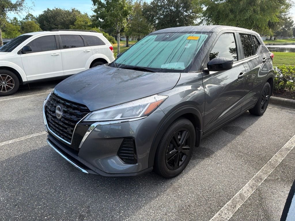 Used 2024 Gray Nissan S image 2