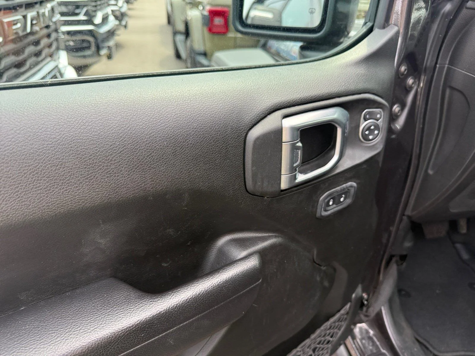 Used 2022 Granite Crystal Metallic Clearcoat Jeep Unlimited Rubicon image 11