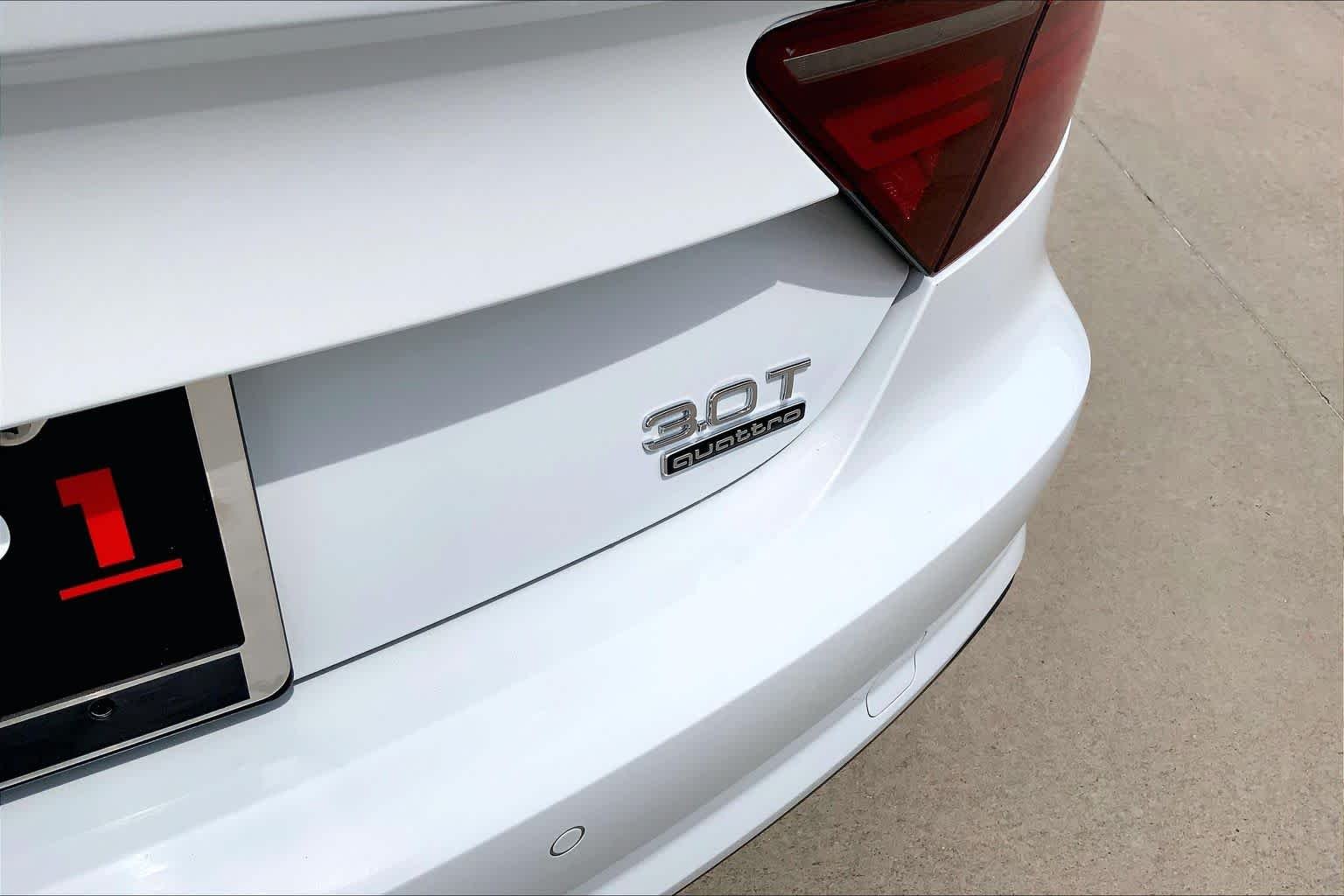 Used 2018 Glacier White Metallic Audi Premium Plus image 9