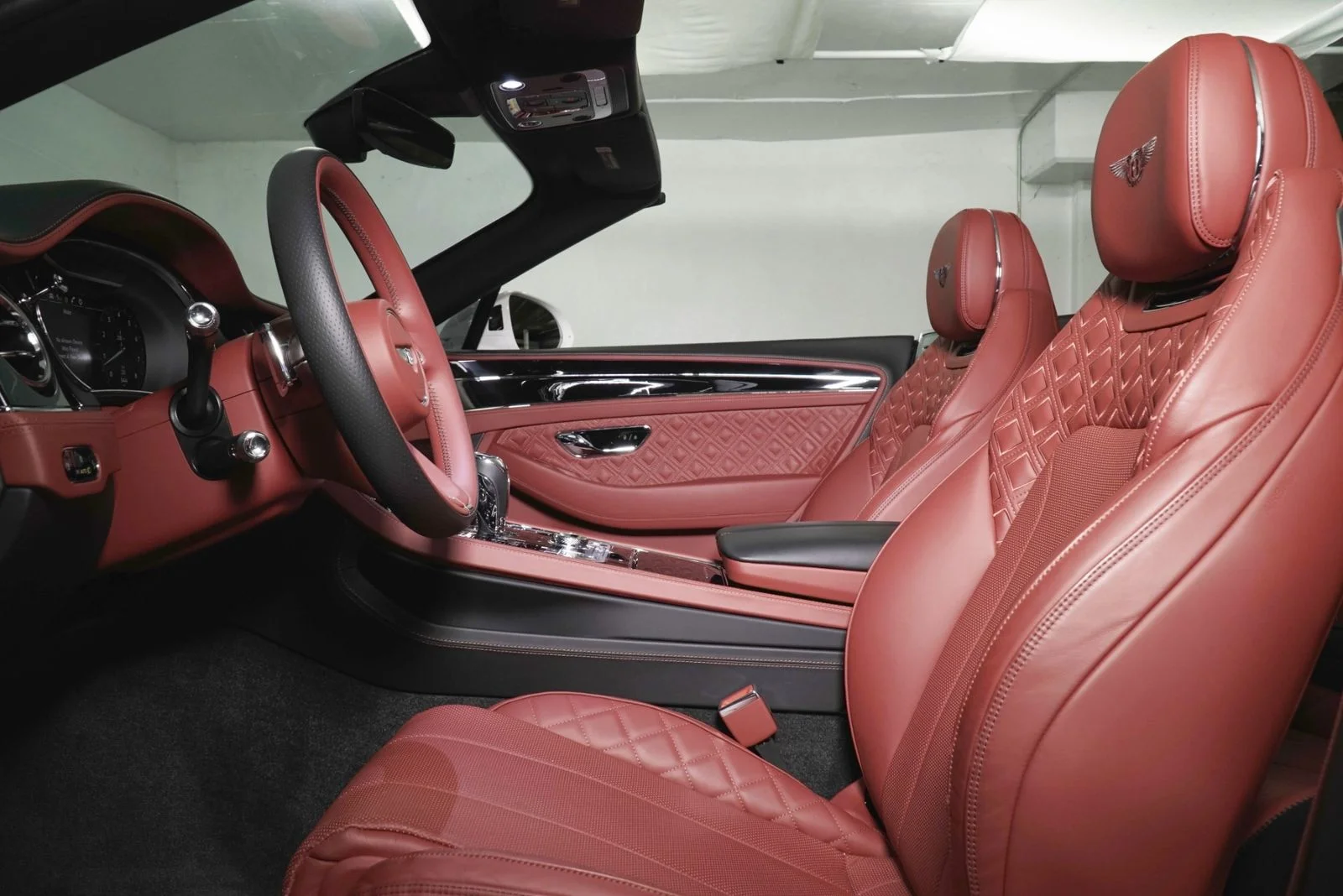 Used 2022 White Bentley  image 14