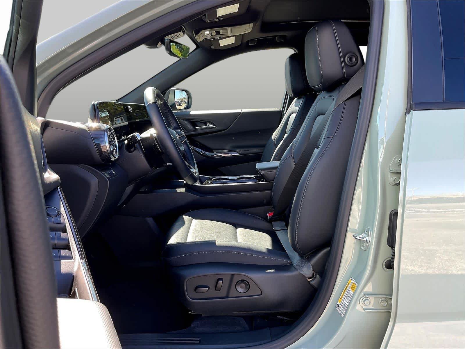 Used 2025 Cacti Green Chevrolet LT image 23