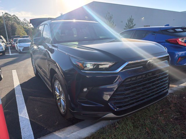 Used 2025  Toyota Platinum image 20