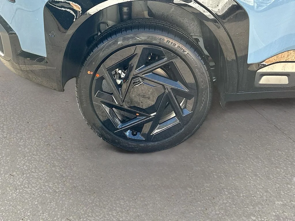 New 2027 Frost Blue Kia X-Line image 32