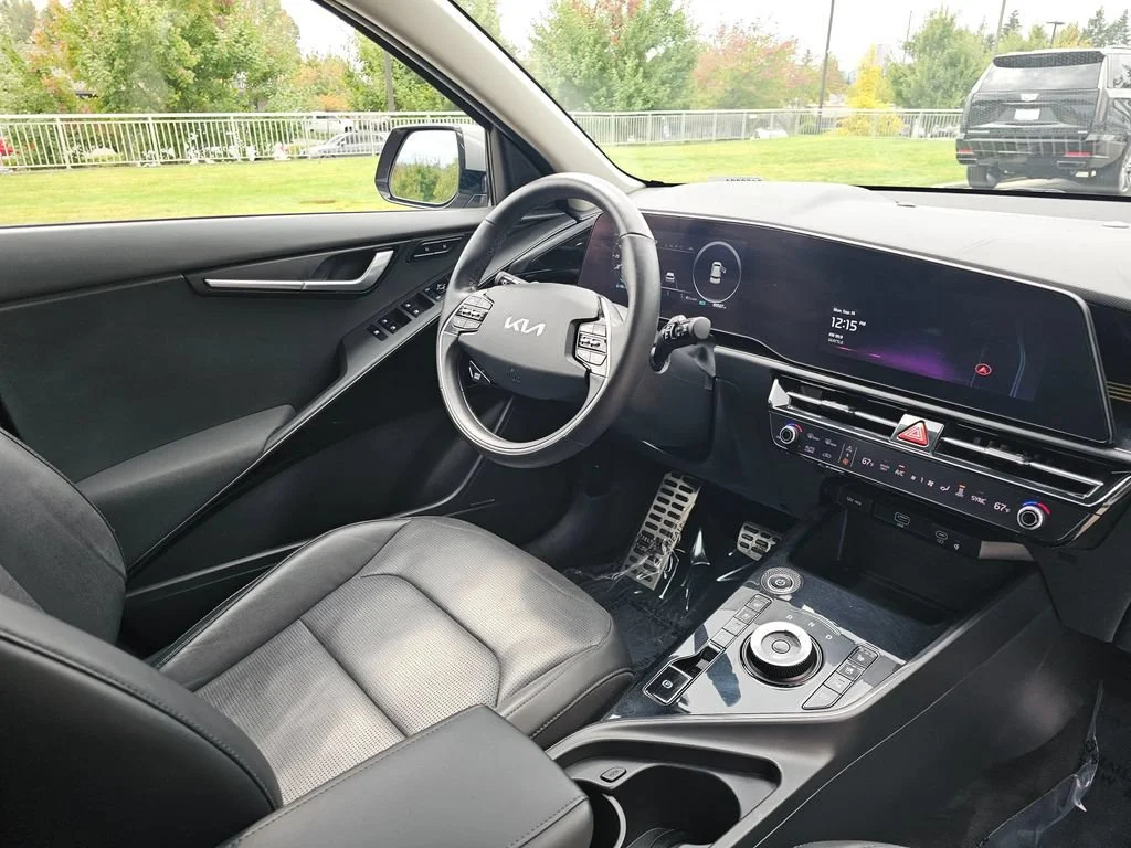 Used 2023  Kia Wave image 10