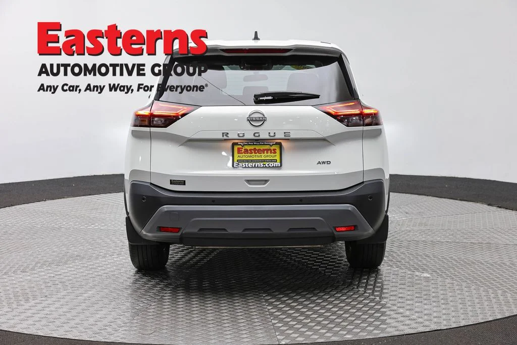 Used 2023 White Nissan S image 6