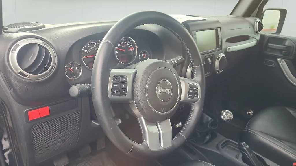 Used 2015 Black Jeep Unlimited Rubicon image 16