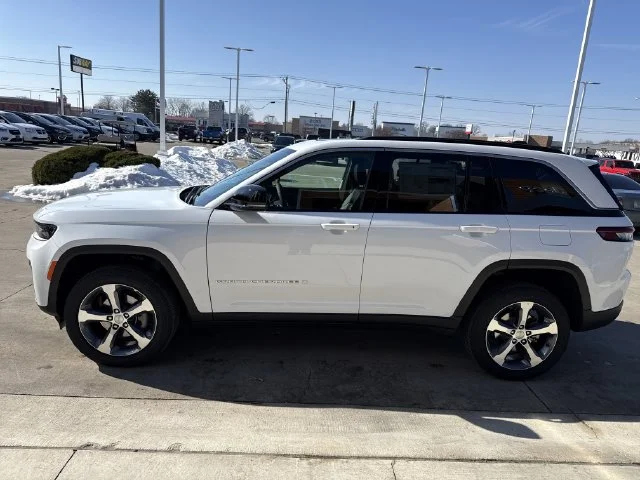 New 2026 White Jeep Limited image 34