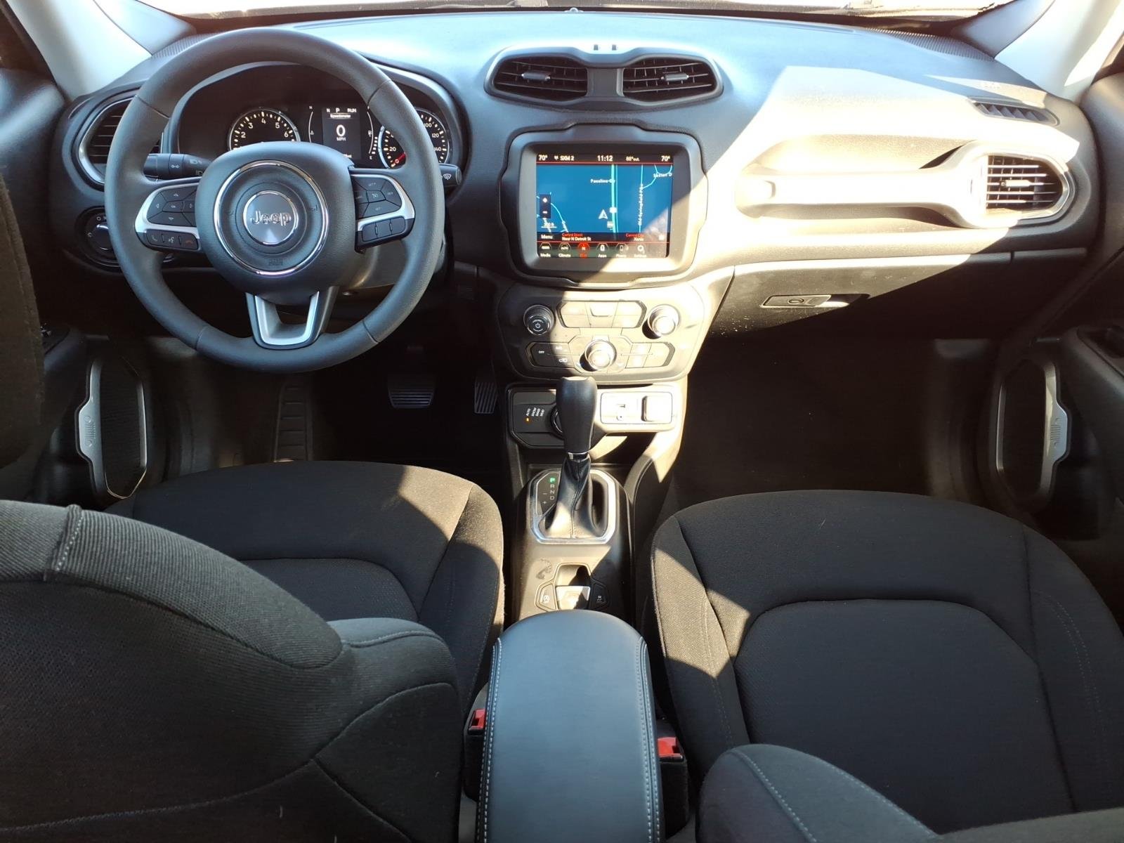 Certified Used 2023  Jeep Latitude image 27