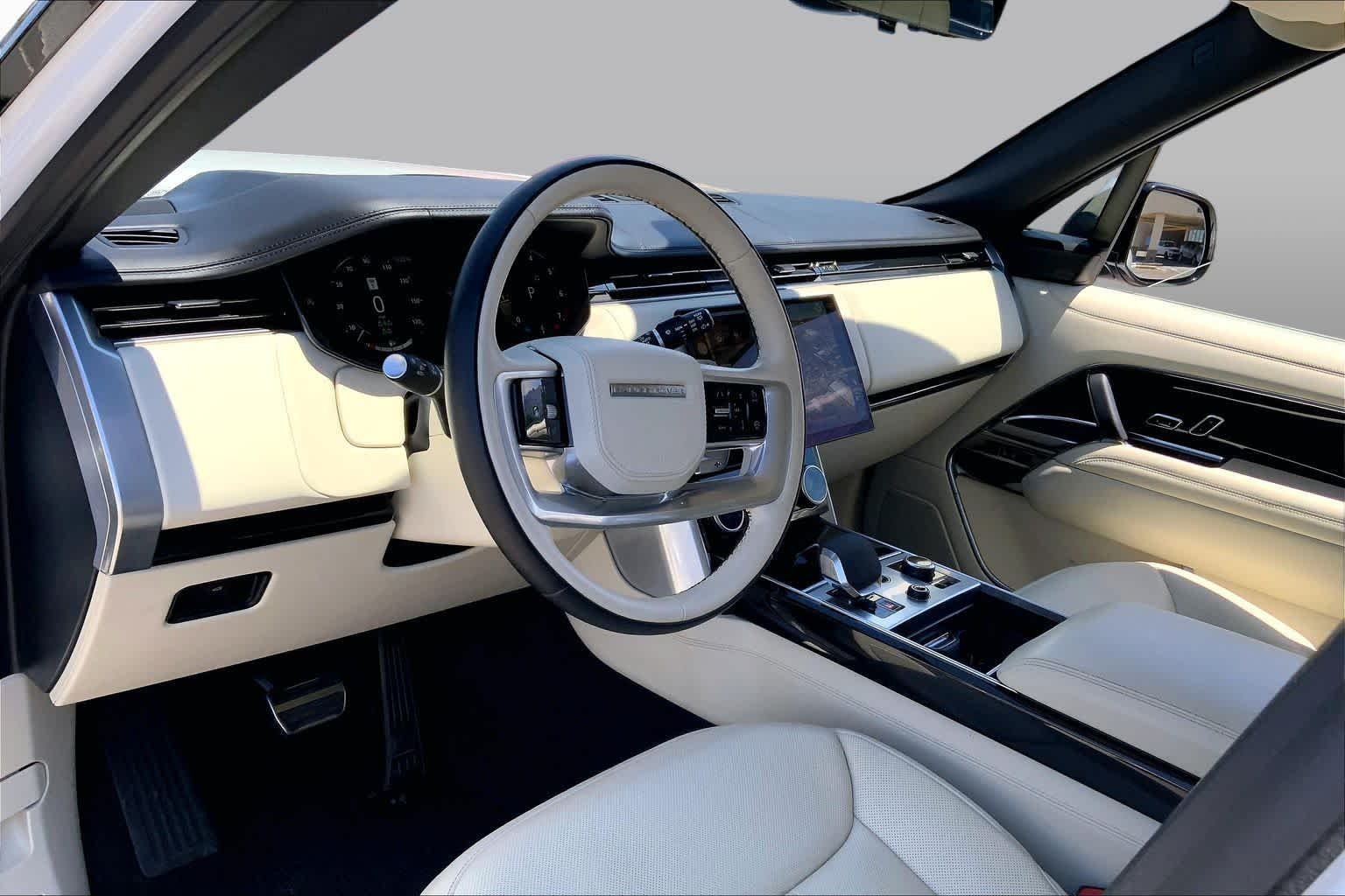 Used 2023 Ostuni Pearl White Land Rover Autobiography image 17