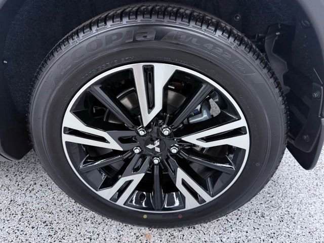 2025 Mitsubishi Eclipse Cross LE - Photo 16