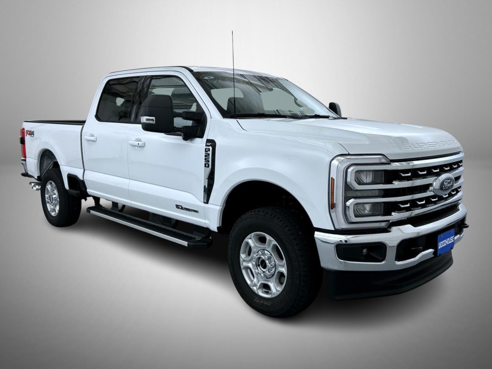 New 2026 Oxford White Ford XLT image 3