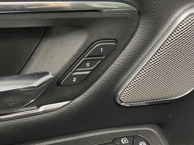 New 2026 Diamond Black Crystal Pearl-Coat Exterior Paint RAM Laramie image 31