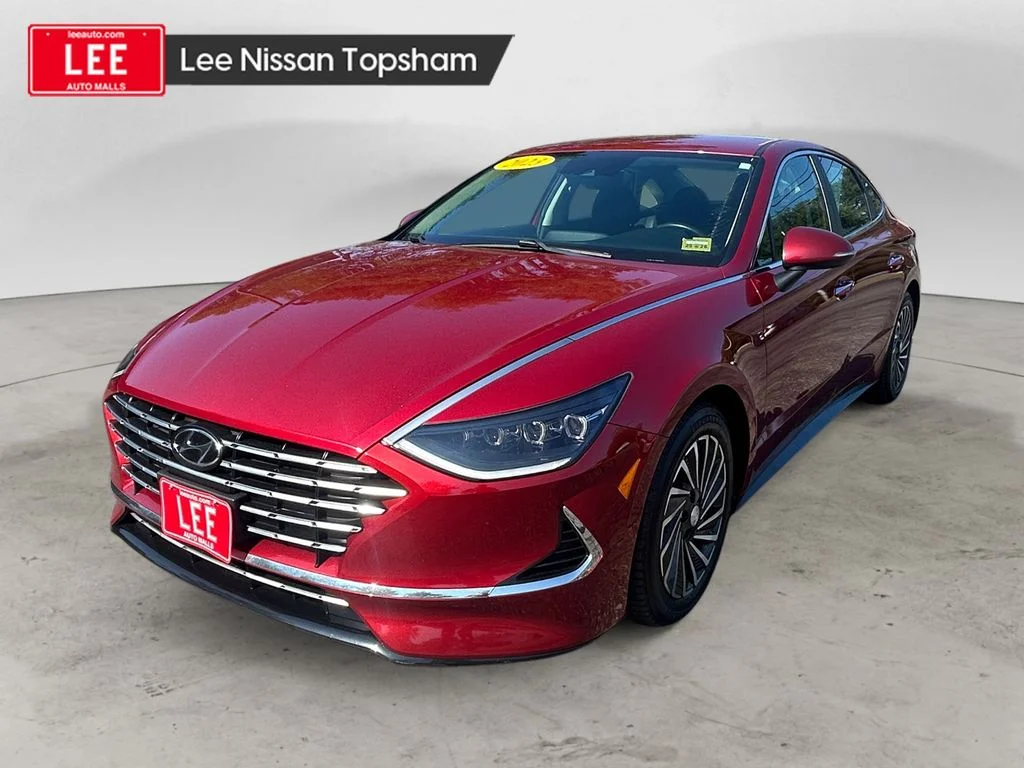 Used 2023 Ultimate Red Hyundai SEL image 1