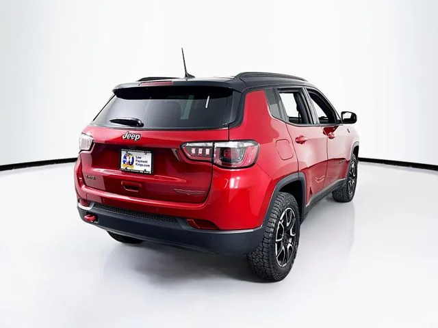 New 2026 Red Hot Pearl-Coat Exterior Paint Jeep Trailhawk image 7