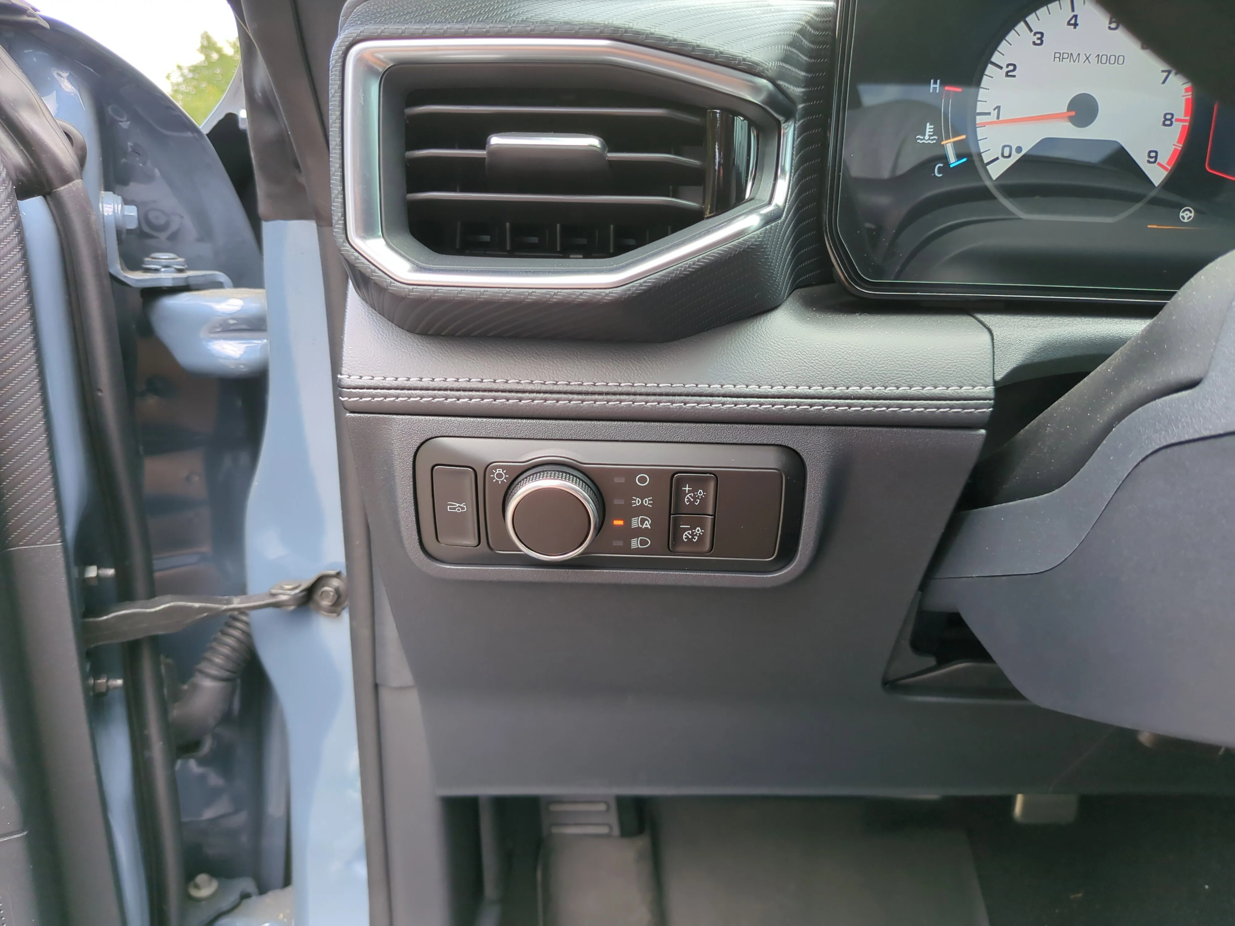 Used 2025 Vapor Blue Metallic Ford GT Premium image 30