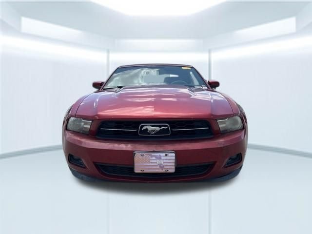 Used 2012 Red Ford V6 image 2